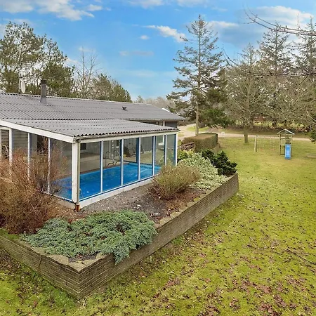 8 Person In Fars Holiday home