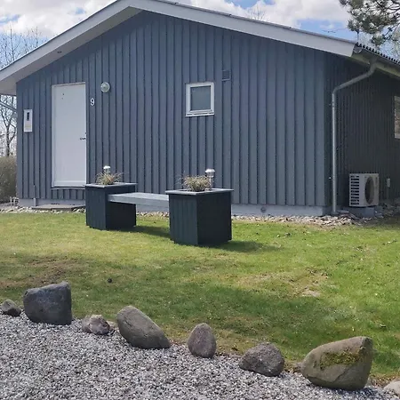 8 Person In Farso-by Traum Ertebølle